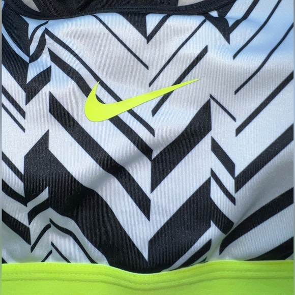 Nike Pro Sports Bra - Picture 4 of 5